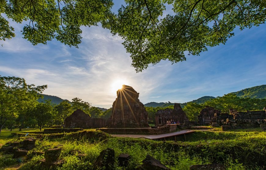 Vietnam 13 – Day Heritage And Golden Bridge Tour
