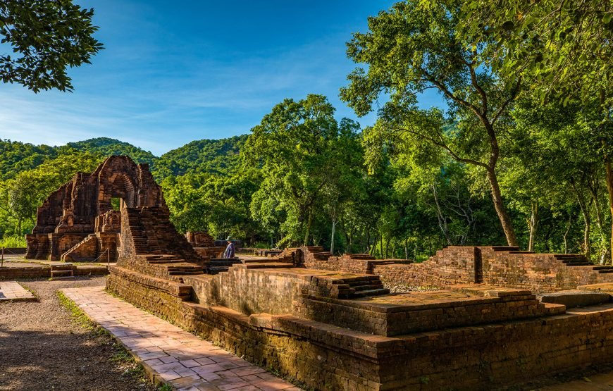 Vietnam 13 – Day Heritage And Golden Bridge Tour