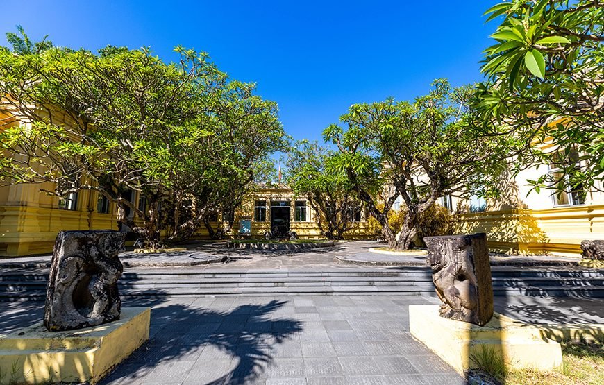 Private tour: Full-day Da Nang City Highlights And Natural Wonders