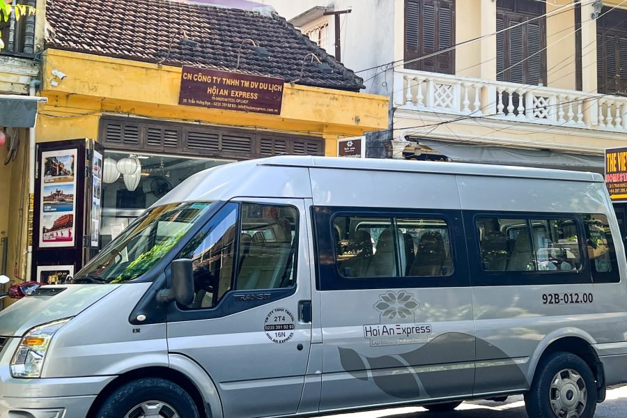 Minibus for 4-8 pax |Day time 05:01 – 21:59| Tet holiday period 14/2/2025 – 21/2/2025