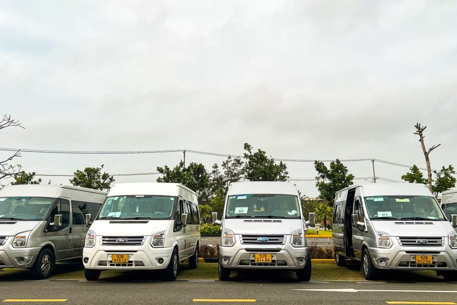 Minibus for 4-8 pax |Day time 05:01 – 21:59| Tet holiday period 14/2/2025 – 21/2/2025