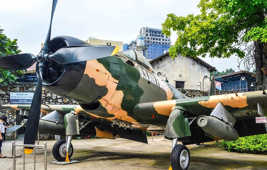 Private tour: Full-day Cu Chi Tunnels & Ho Chi Minh City Highlights