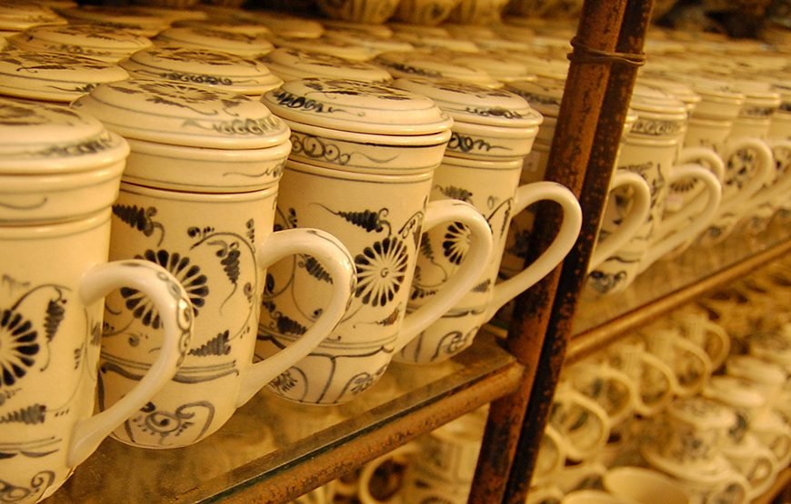 Private tour: Full-day Cultural And Artistic Journey To Bat Trang, Dong Ho, And But Thap Pagoda