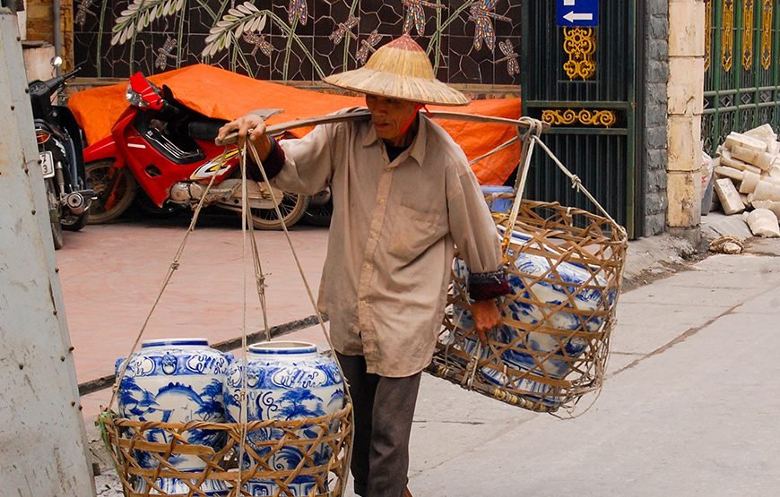 Private tour: Full-day Cultural And Artistic Journey To Bat Trang, Dong Ho, And But Thap Pagoda