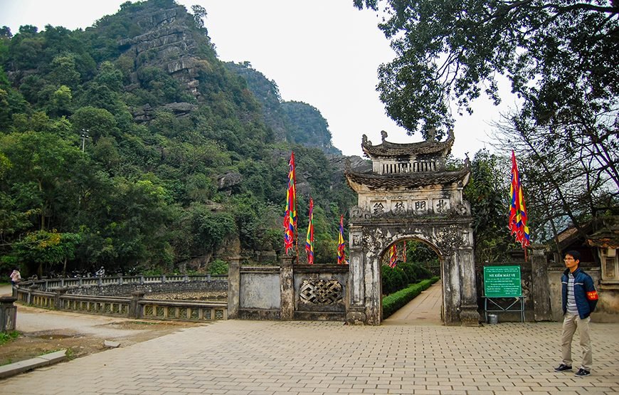 Private tour: Vietnam 13 – Day Heritage And Golden Bridge Tour