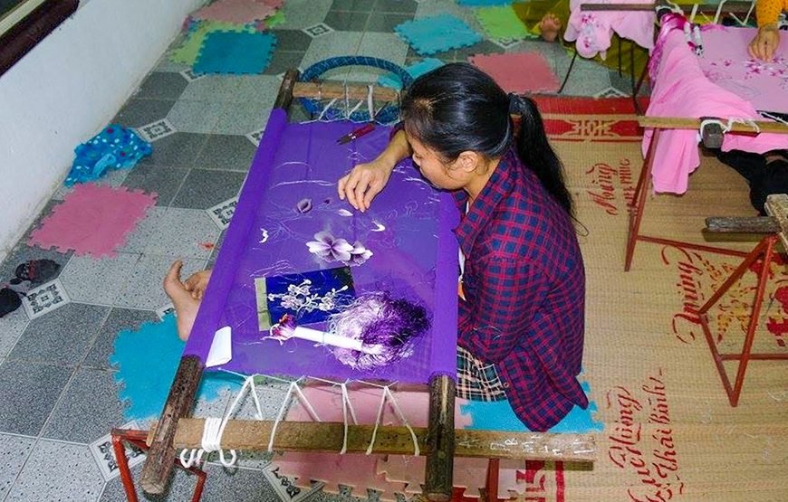 Half-day Silk Weaving Journey In Van Phuc