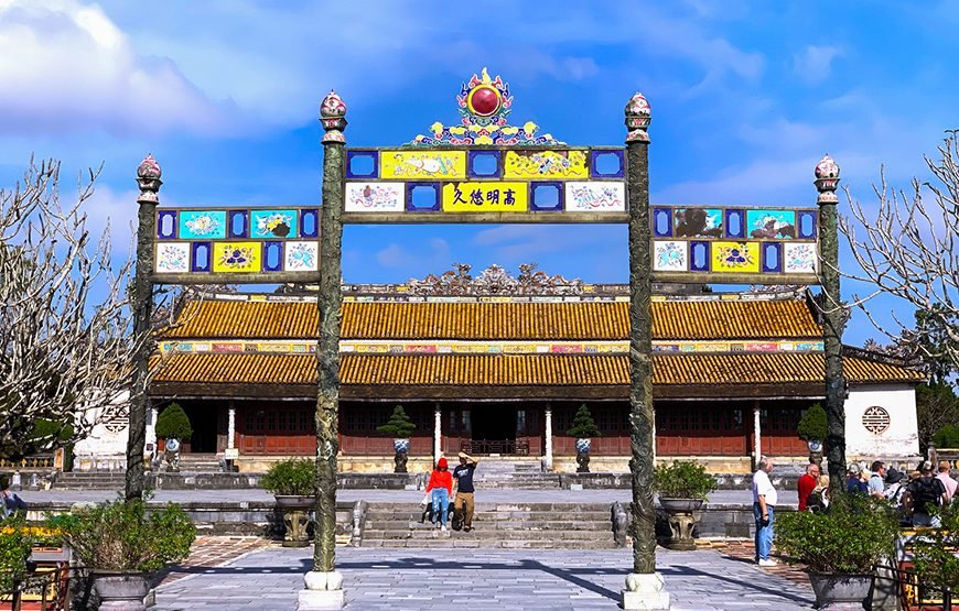 Private tour: Full-day Imperial Hue And Scenic Hai Van Pass Discovery