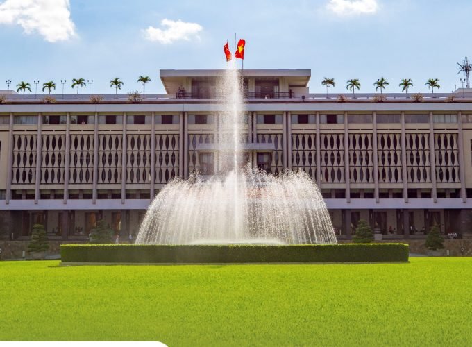 Private tour: Full-day Cu Chi Tunnels & Ho Chi Minh City Highlights