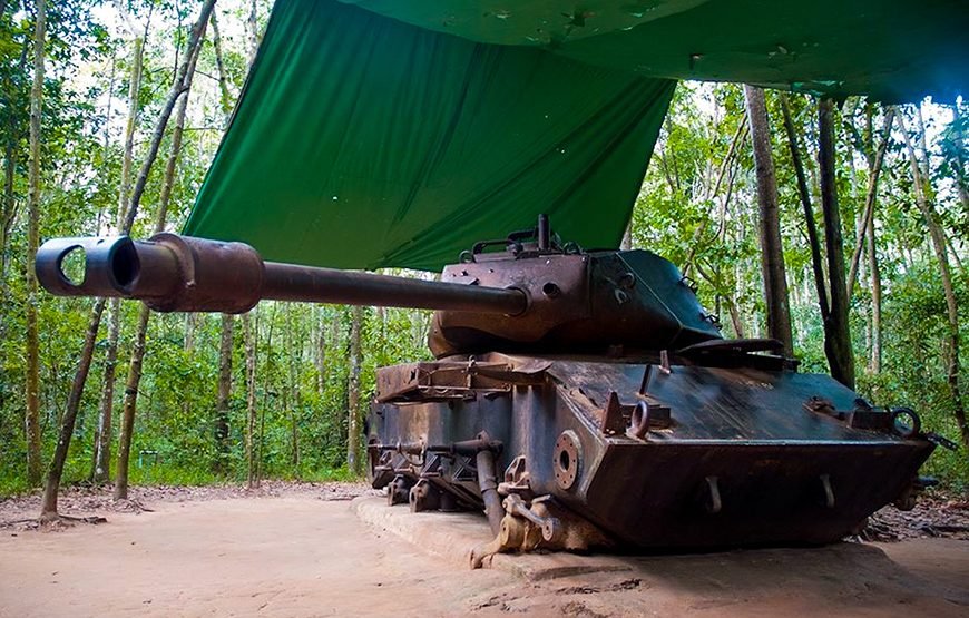 Private tour: Full-day Cu Chi Tunnels & Ho Chi Minh City Highlights