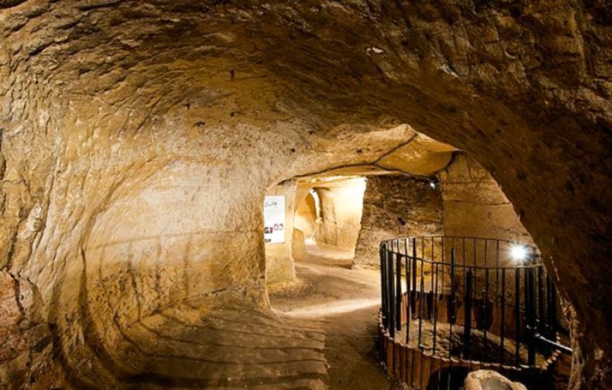 Private tour: Full-day Cu Chi Tunnels & Ho Chi Minh City Highlights