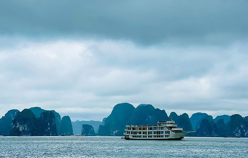 Private tour: Full-day Glamour Of Ha Long Bay From Ha Long Port