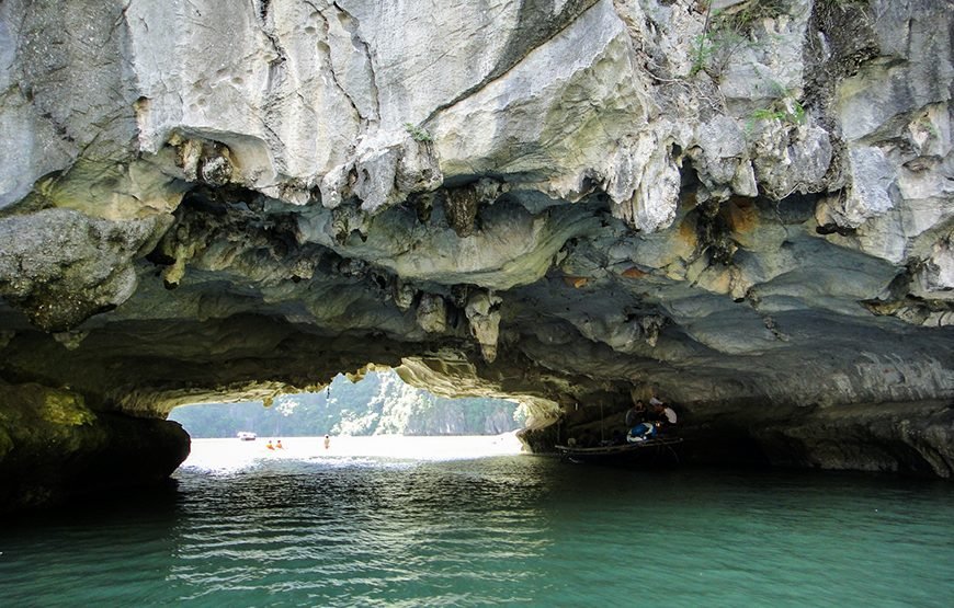Private tour: Full-day Glamour Of Ha Long Bay From Ha Long Port