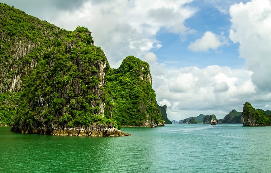 Private tour: Full-day Glamour Of Ha Long Bay From Ha Long Port