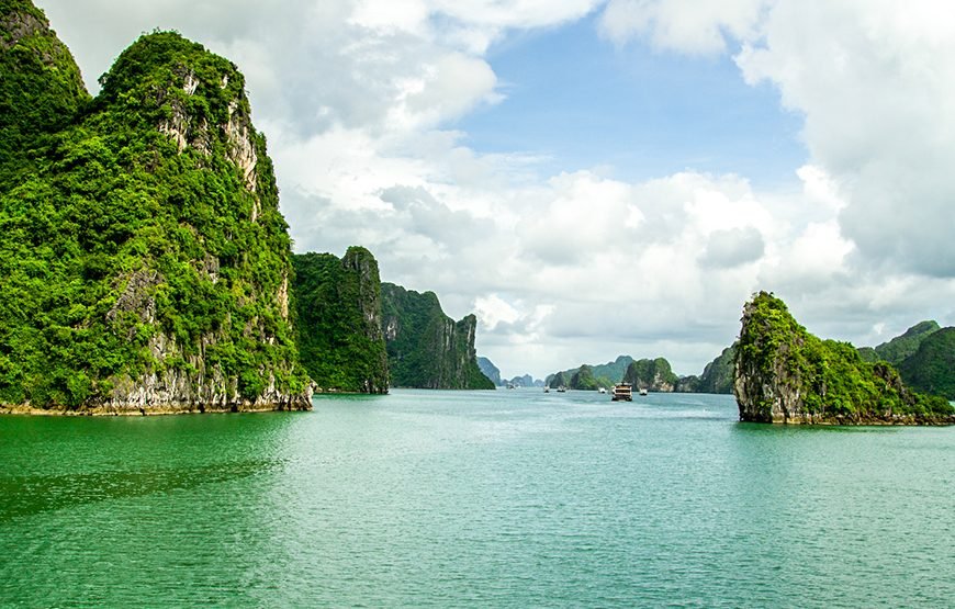 Private tour: Full-day Glamour Of Ha Long Bay From Ha Long Port