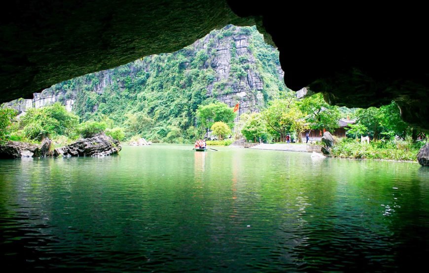 Private tour: Full-day Exploring Hoa Lu And Trang An Grottoes
