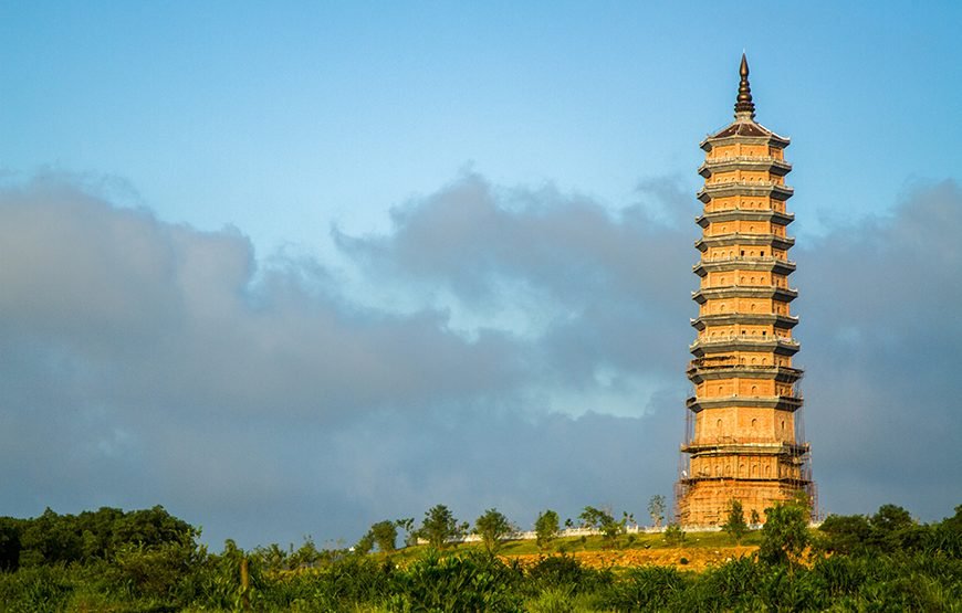 Full-day Exploring Hoa Lu And Trang An Grottoes
