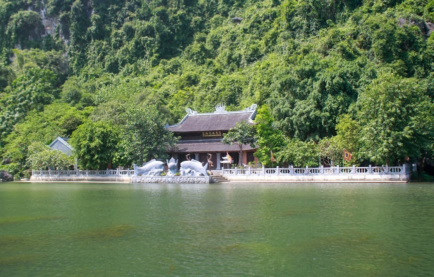 Private tour: Full-day Exploring Hoa Lu And Trang An Grottoes