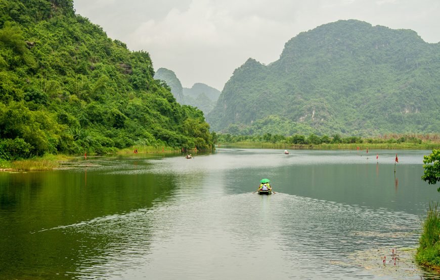 Private tour: Full-day Exploring Hoa Lu And Trang An Grottoes