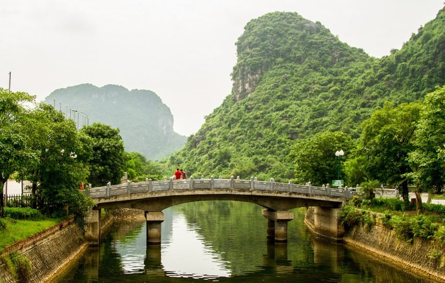 Private tour: Full-day Exploring Hoa Lu And Trang An Grottoes
