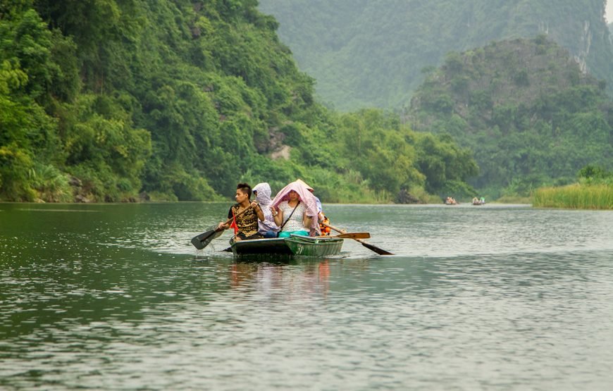 Private tour: Full-day Exploring Hoa Lu And Trang An Grottoes