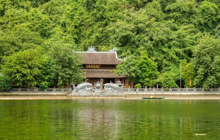 Private tour: Full-day Exploring Hoa Lu And Trang An Grottoes