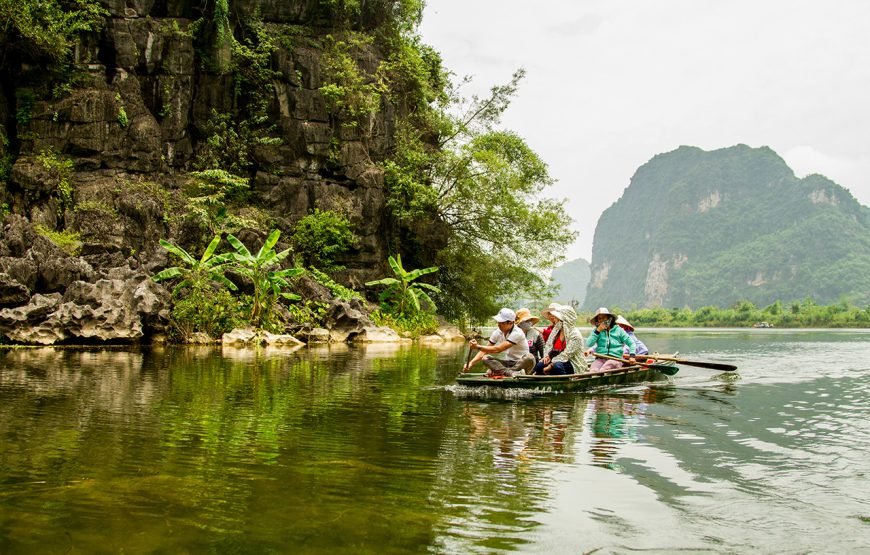Private tour: Full-day Exploring Hoa Lu And Trang An Grottoes