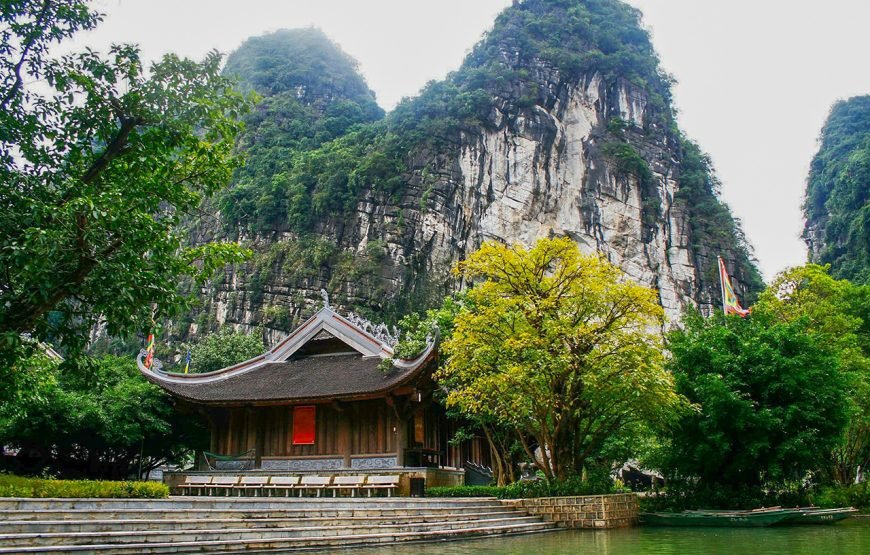 Private tour: Full-day Exploring Hoa Lu And Trang An Grottoes