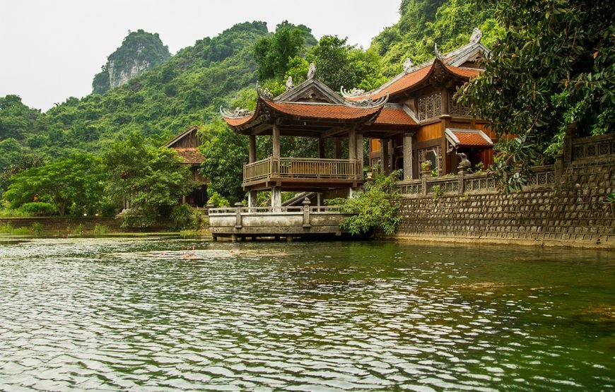 Private tour: Full-day Exploring Hoa Lu And Trang An Grottoes