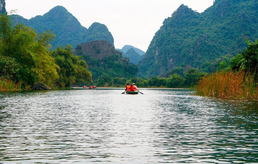 Private tour: Full-day Exploring Hoa Lu And Trang An Grottoes