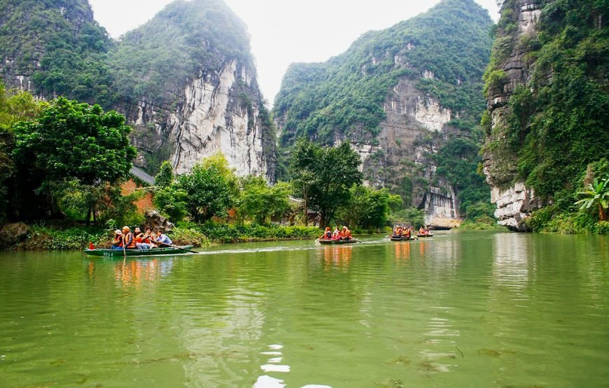 Private tour: Full-day Exploring Hoa Lu And Trang An Grottoes