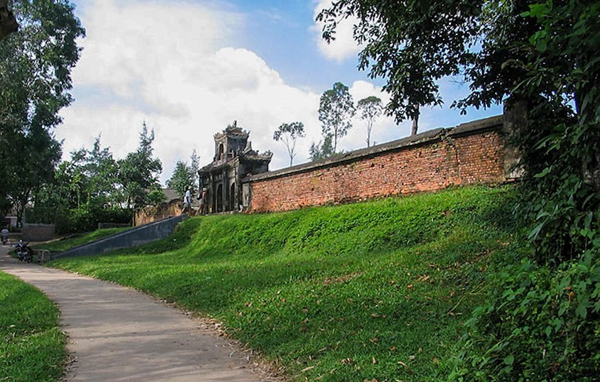 Half-day Thuy Bieu Village Cycling Adventure