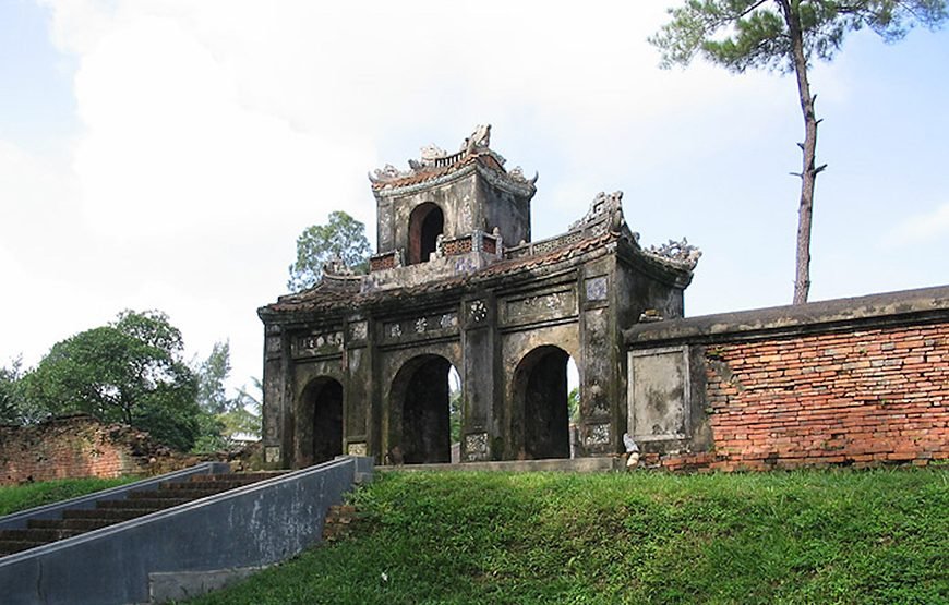 Half-day Thuy Bieu Village Cycling Adventure