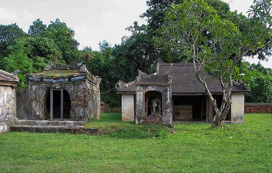 Half-day Thuy Bieu Village Cycling Adventure
