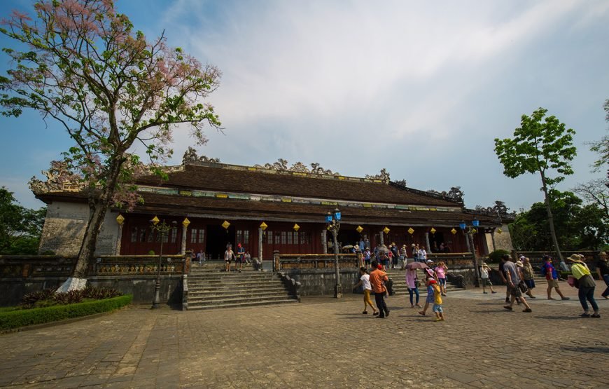 Private tour: Vietnam 13 – Day Heritage And Golden Bridge Tour