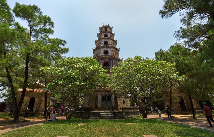 Private tour: Vietnam 13 – Day Heritage And Golden Bridge Tour